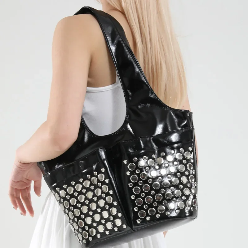 

Сумка-ведро с заклепками в стиле панк, модная сумка на плечо из искусственной кожи, высококачественные женские сумки и кошельки с шипами, мягкие женские сумки, клатч, новинка