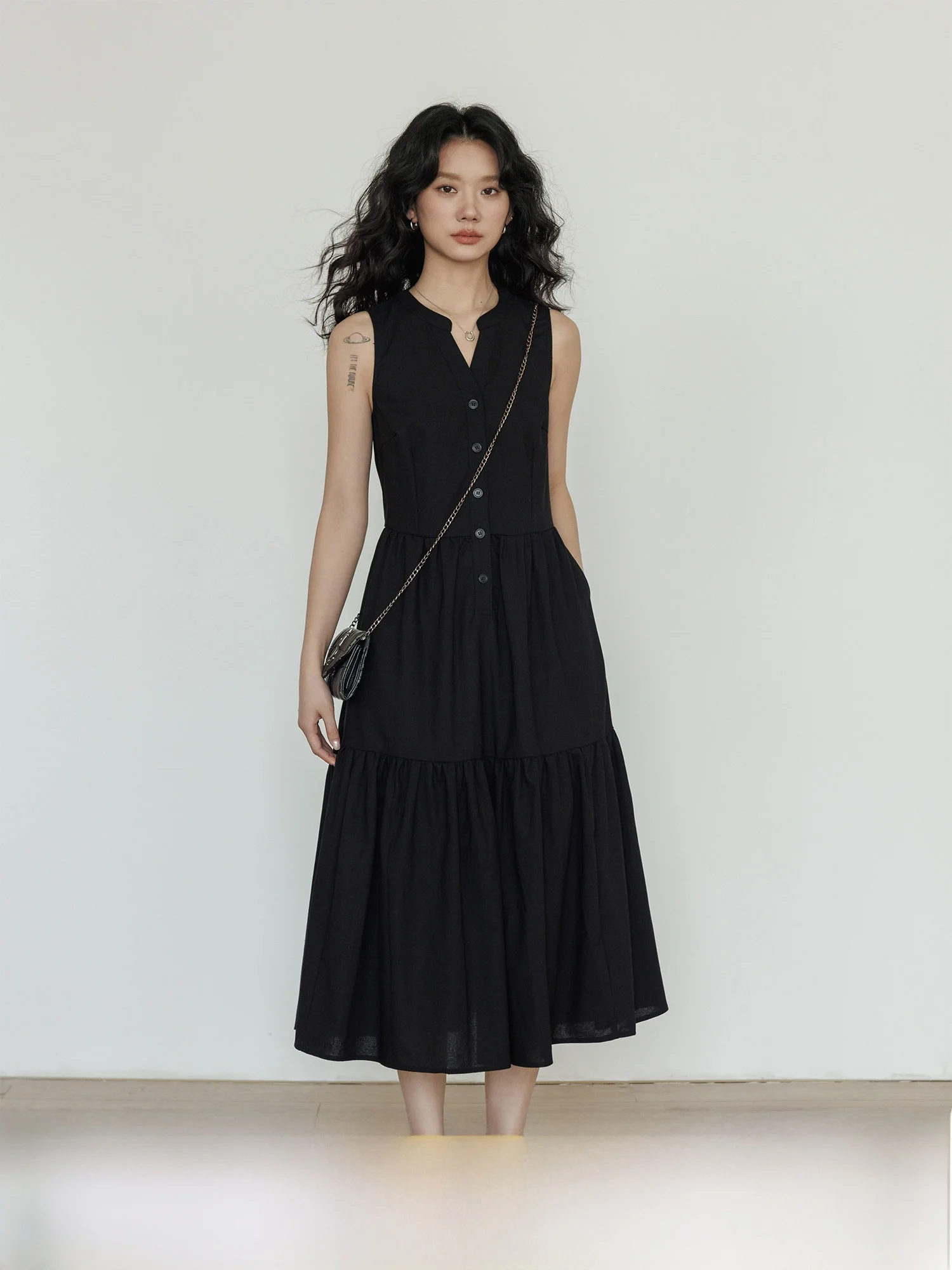 

Summer V-Neck Sleeveless Linen Blend Dress Women's 2026 New Black High-End Commute Vacation Long Dress Casual High Waist A-Li...
