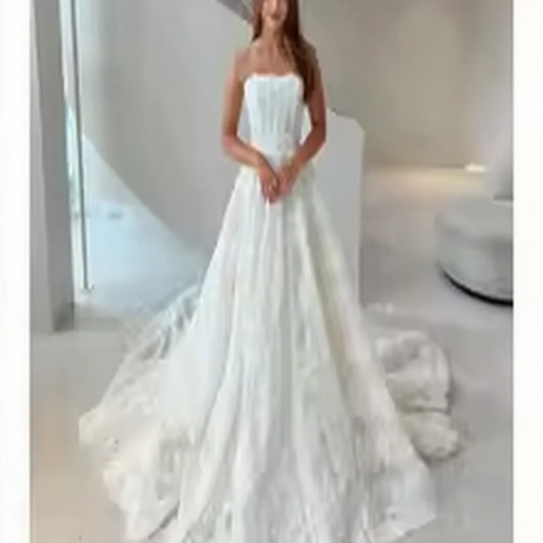 

Customized Lace Appliques Sleeveless Wedding Dress A-line Button Back Chapel Train Evening Dresses