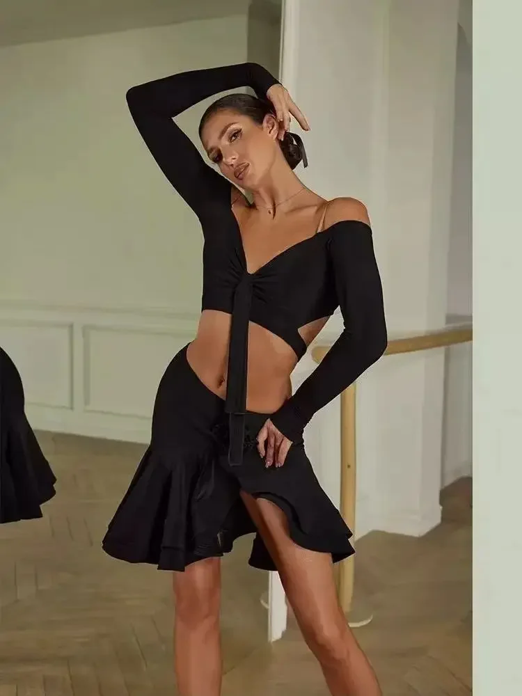 Dezelfde op maat gemaakte Latin-dansrok voor volwassenen, 2-delige set, meisjestop en visgraatrok, splitset rood en zwart