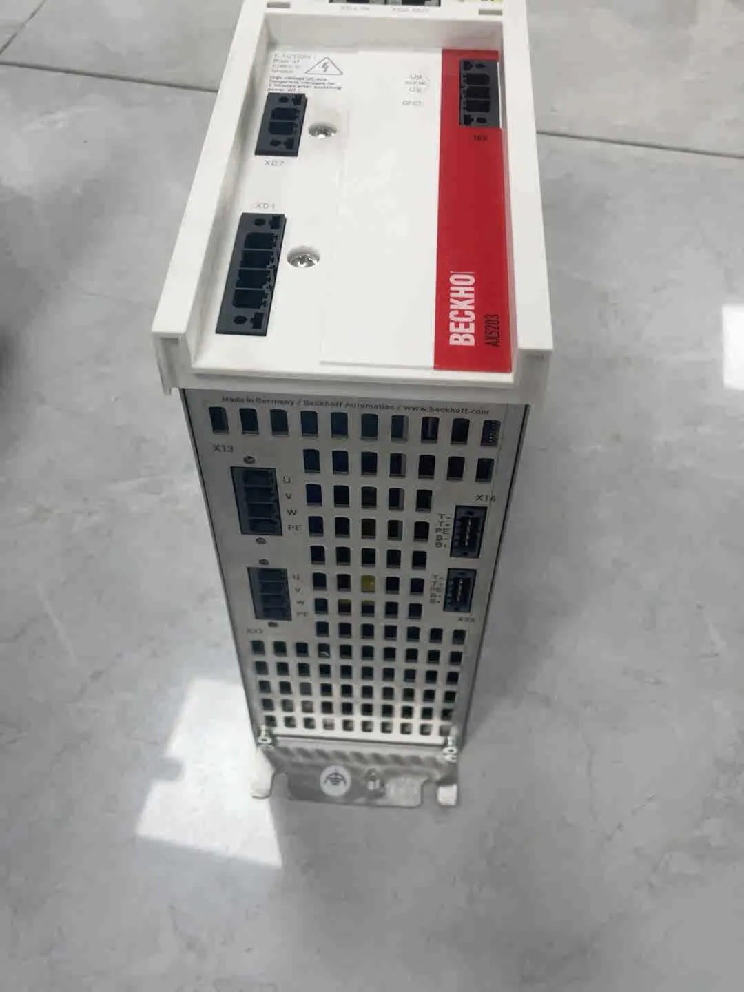 AX5203-0000-0200 محرك سيرفو لبيكههوف