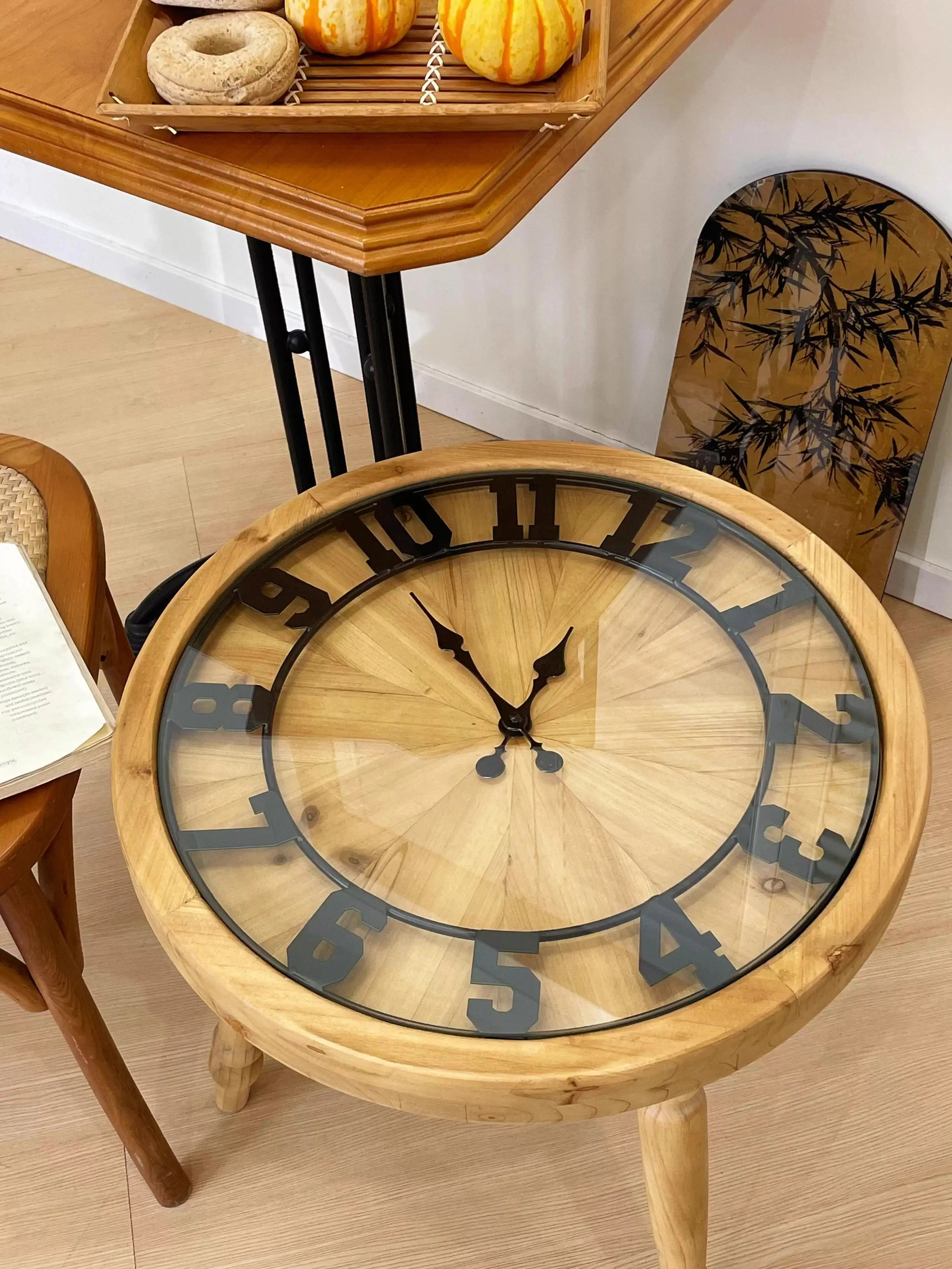 French Style Retro Simple Creativity Log Wood Color Tea Table Living Room Decorations Clock Watch Round Shape Small Side Table