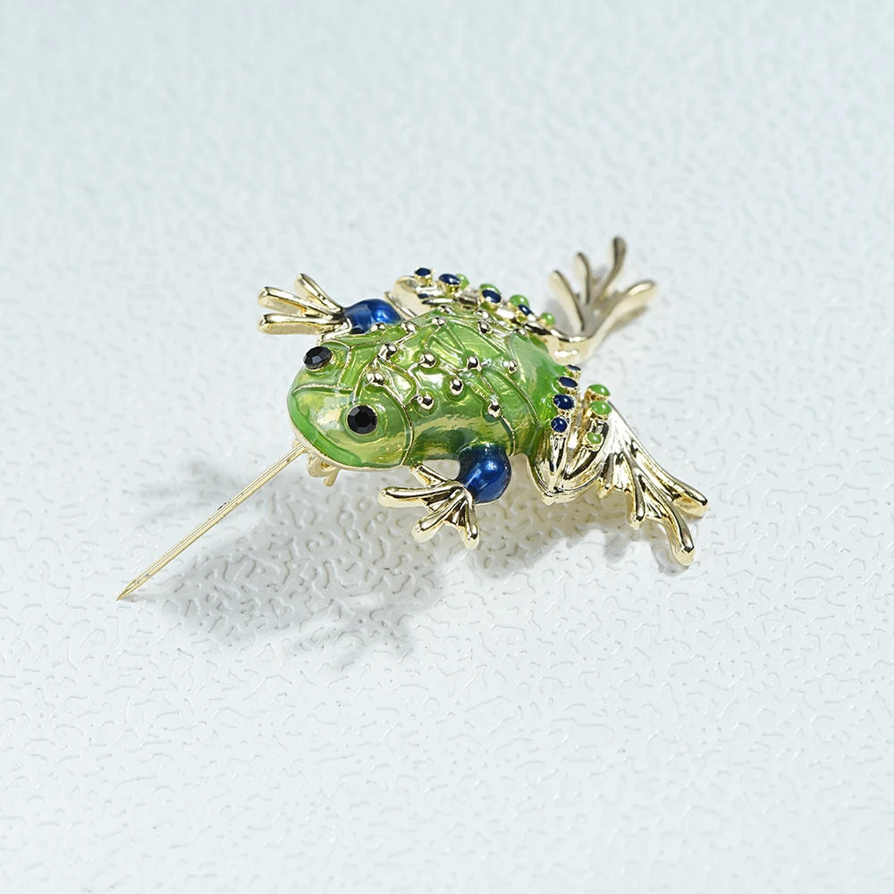 ICEYY Trendy Green Rhinestone Ename Frog Brooche Badge Pop Culture Lapel pin Party Friend Gifts Accessories
