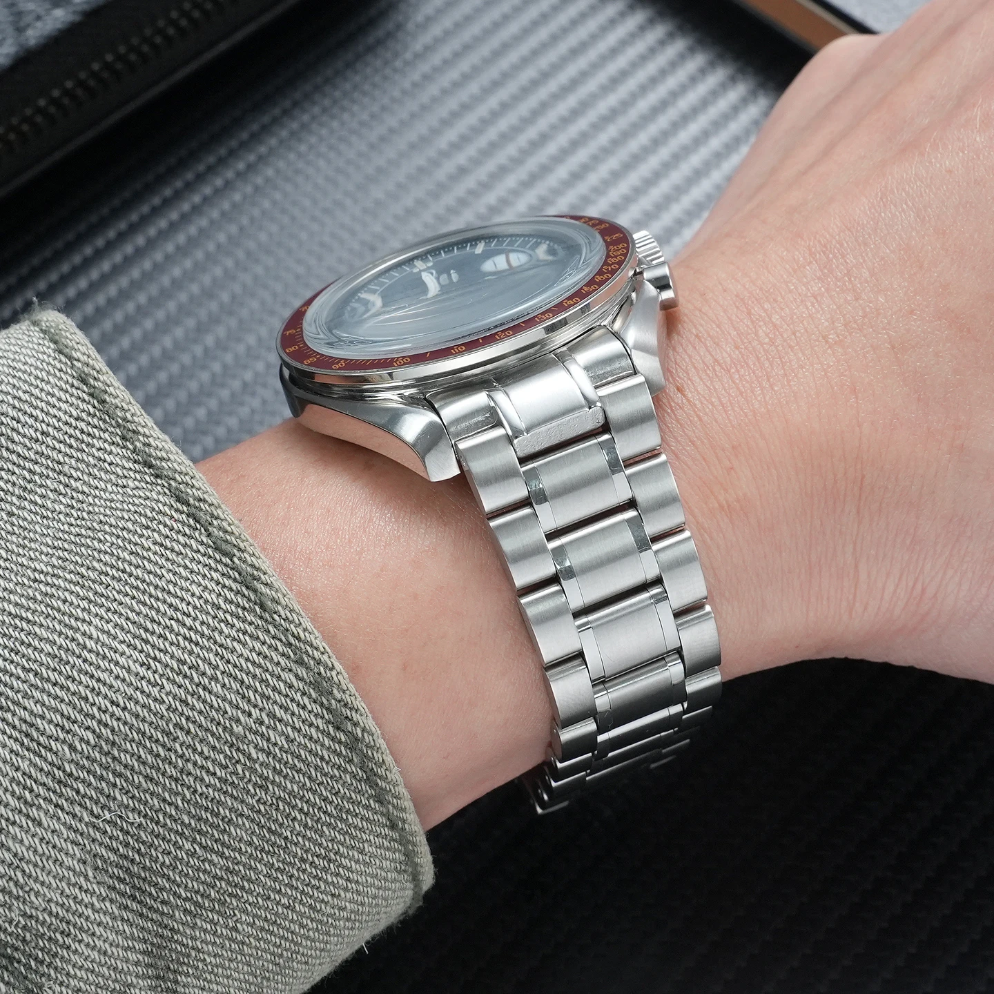 For the Omega-Swatch Collaboration Planet Series: Modified and Upgraded Speedmaster Curved Strap Stainless Steel Case Set