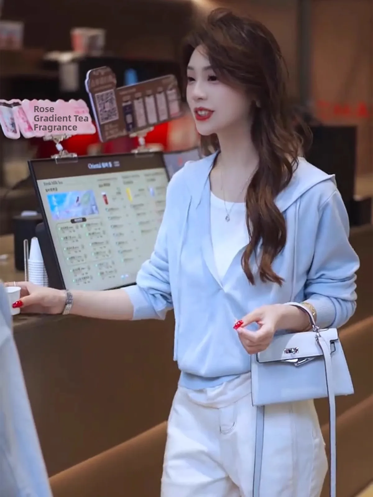 

Весна 2025: Женский модный дизайнерский топ с длинными рукавами, имитация шелка, тонкий трикотаж, свободный крой, однотонный, 1 шт.