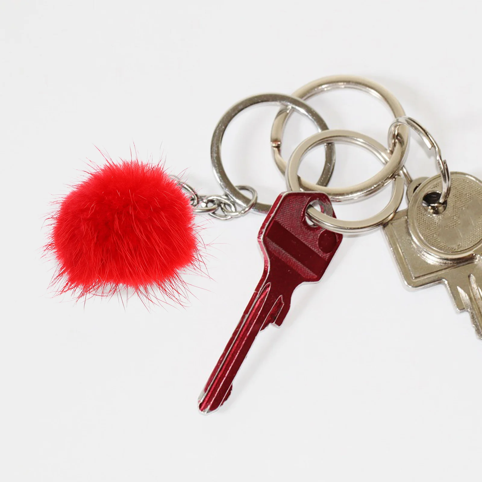 

2pcs Faux Pompom Balls 5Cm Red Soft Shed-Resistant Charms For Keychains Handbag Phone Pendant Diy Craft Jewelry Making Pom Bag