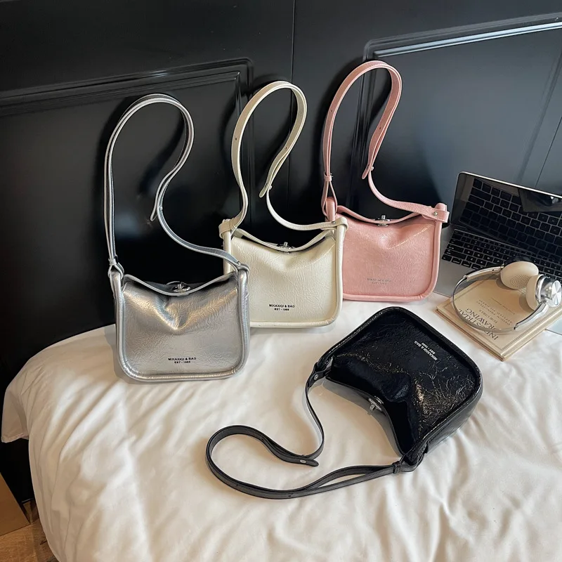 

Japanese Minimalist Portable Small Square Bag 2025 Summer New Simple and Versatile Shoulder Bag Trendy Messenger Bag