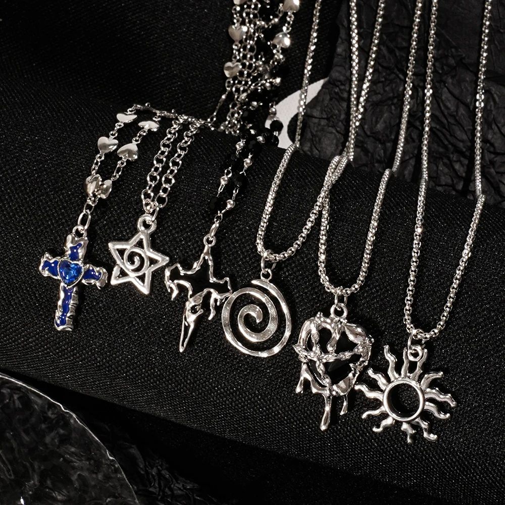 Y2K Sweet Cool Girl Personalized Creative Cross Love Sun Vortex Star Pendant Necklace, Suitable for Women's Daily Wear
