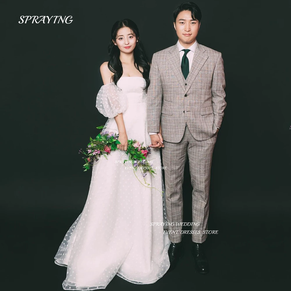 

SPRAYING Simple Off Shoulder Korea Wedding Dress Photo Shoot Strapless Soft Tulle Bridal Gown 웨딩드레스own With Short Sleeve