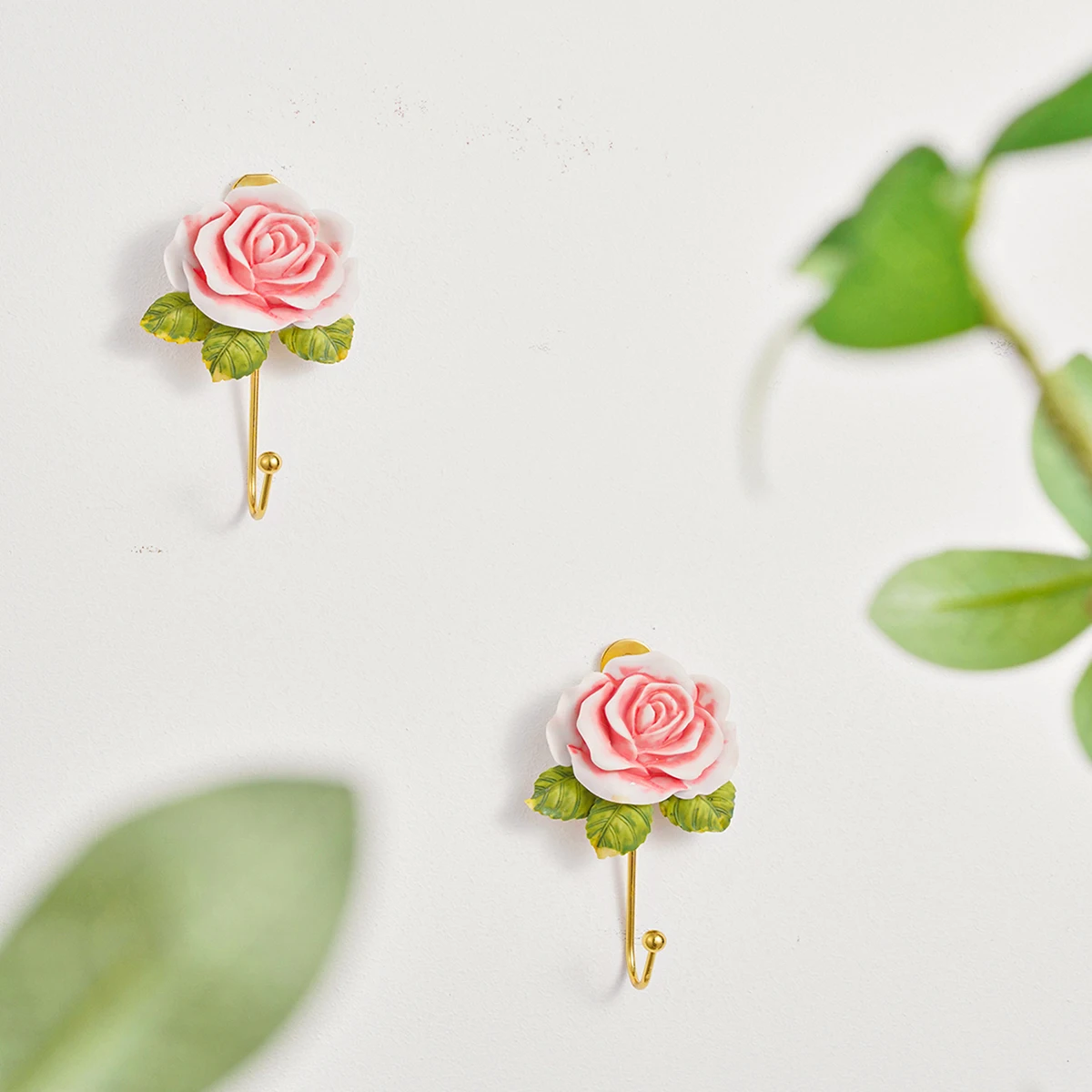 1PC, Resin Rose-Shaped Hooks, European Retro Gold and Silver Colored Home Decoration Hooks