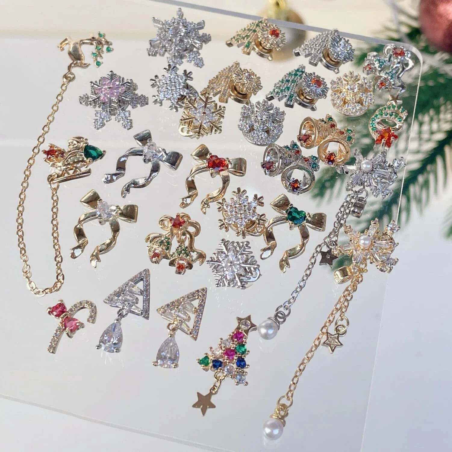 10pcs Christmas Tree Bell with Rotating Snowflakes Zircon Rhinestones Nail Art Decorations Jewelry Charms for Festive Nail Acces