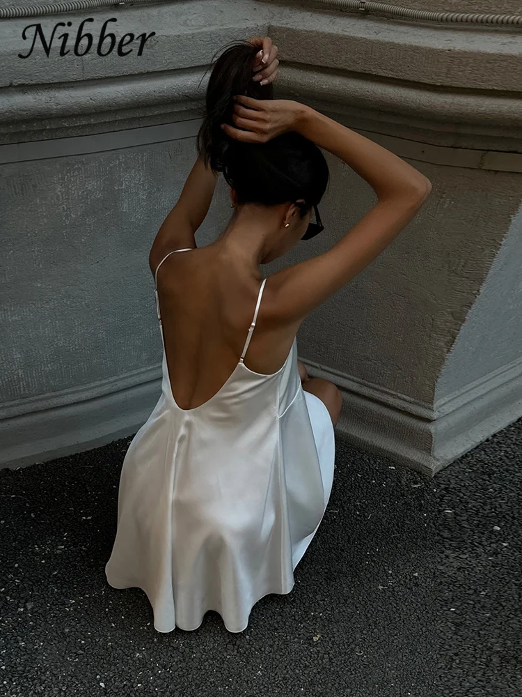 Nibber Y2K vestido com gola W feminino, tendência de verão, sem mangas, sem costas, malha, retalhos de seda, elegante, festa de aniversário, bodycon solto