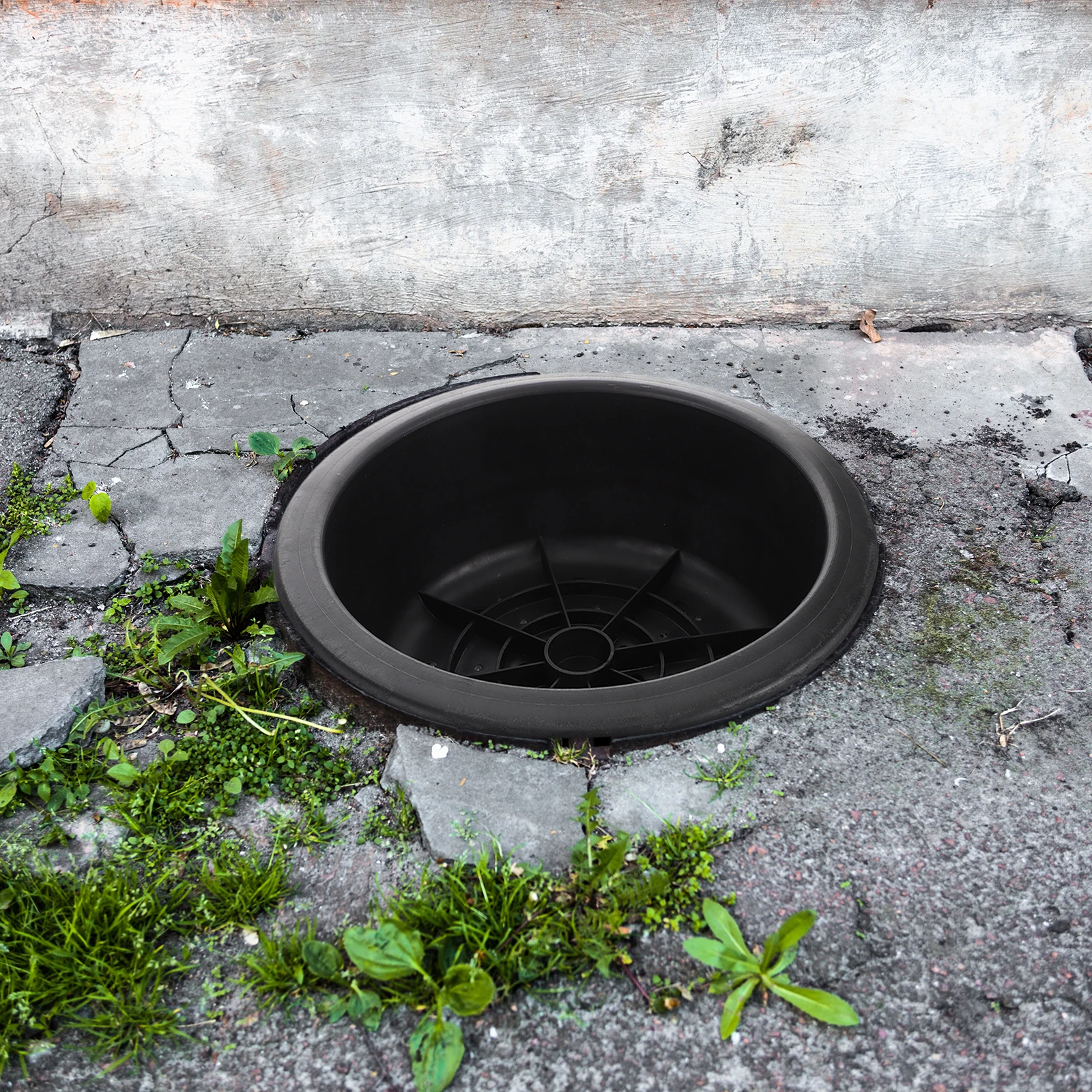 

Round Manhole Cover Flower Pot Lawn Well Covers for Replacement Complex Plastic Garden Yard