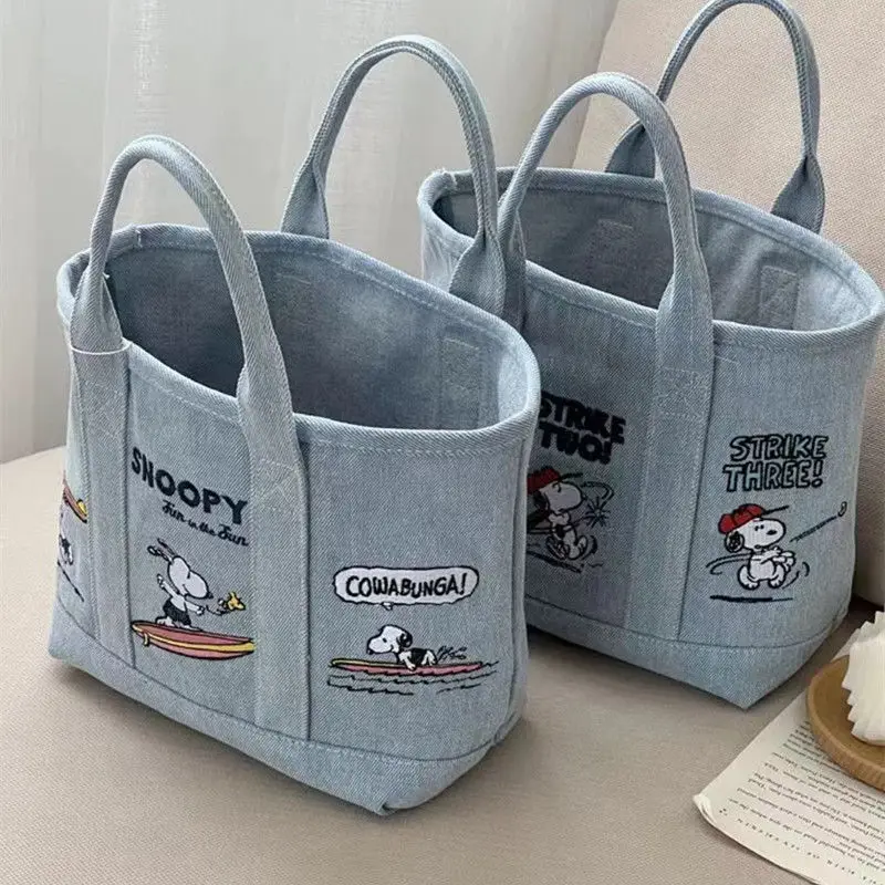 

MINISO New Anime Cartoon Snoopy Cute Embroidered Canvas Women's Lunch Office Bag Women's Large Capacity Printed Handbag Gift