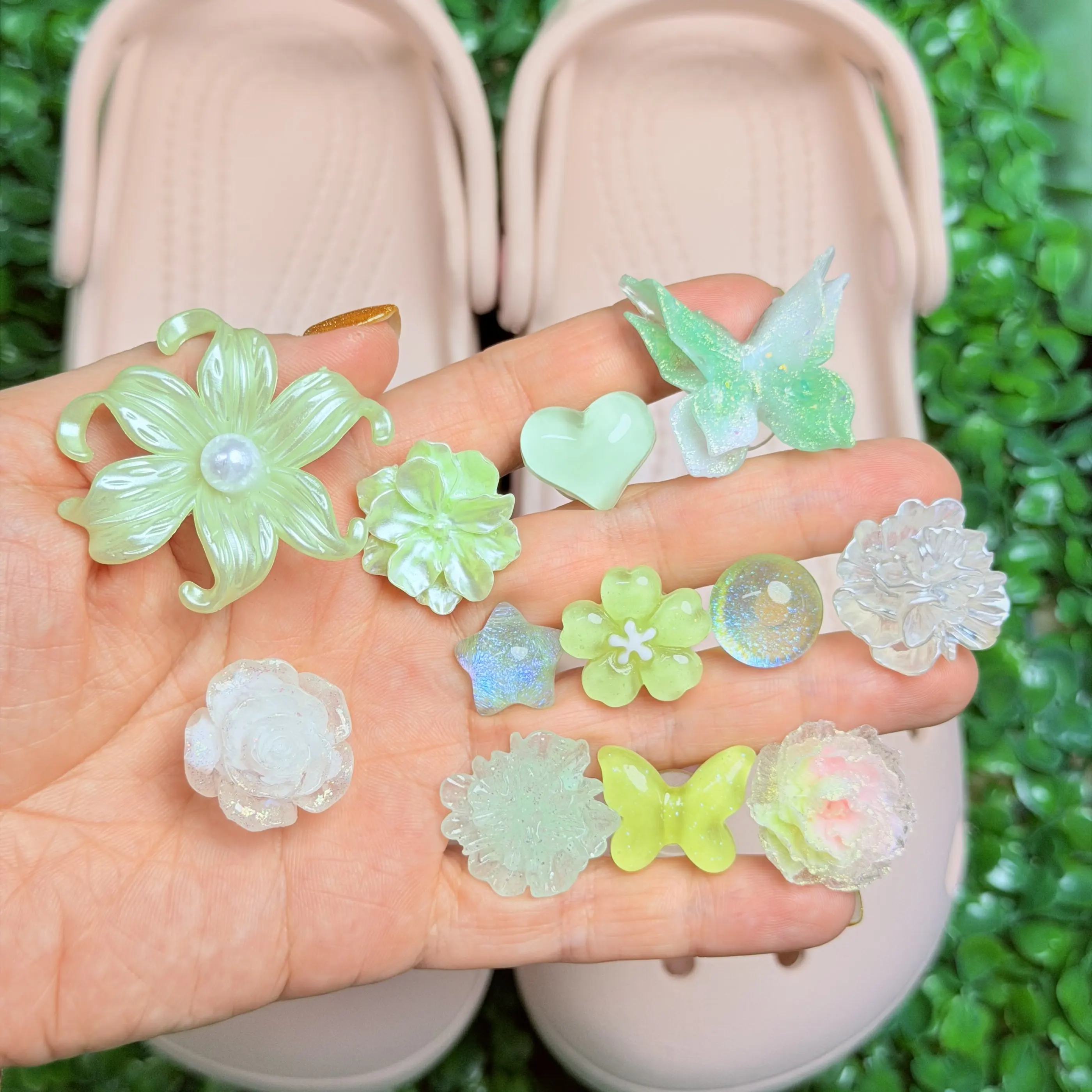 12Pcs Pretty Flowers Butterfly Resin Sandal Pin Decorations Heart Adult Shoe Buckle Charms For Birthday Present