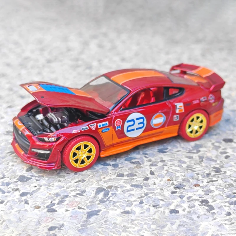 

Массовая модель автомобиля из сплава AW 1:64 Ford Mustang Shelby GT500, статическая коллекция, украшенные праздничными подарками, игрушки