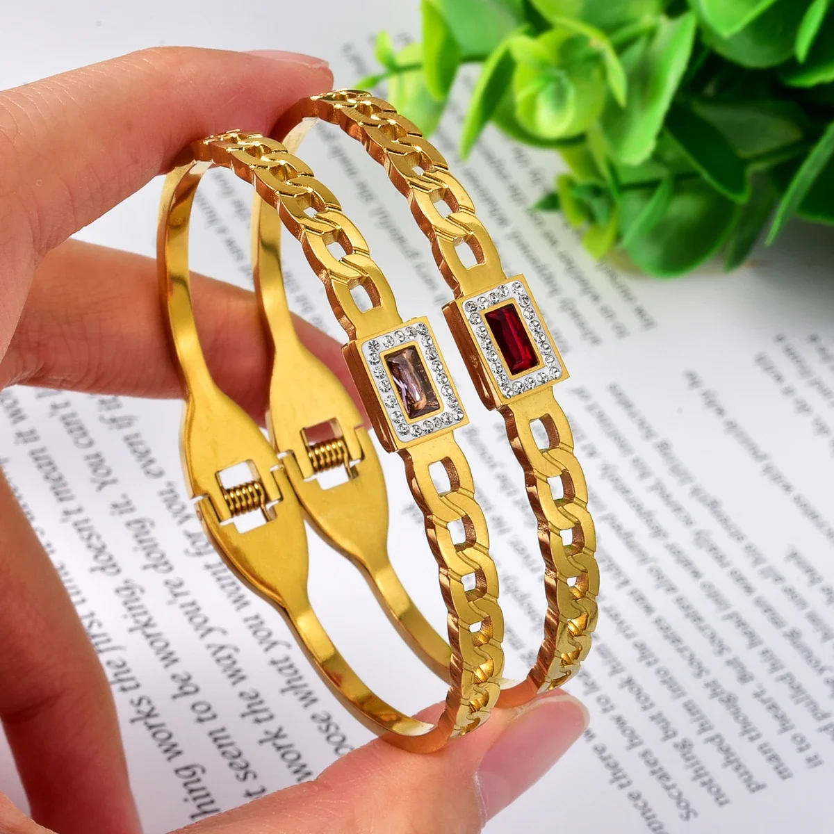 

Fashion Stainless Steel Bangle Elegant Simple Design Durable Jewelry Gift for Women Men Daily Wear Unisex Accessory