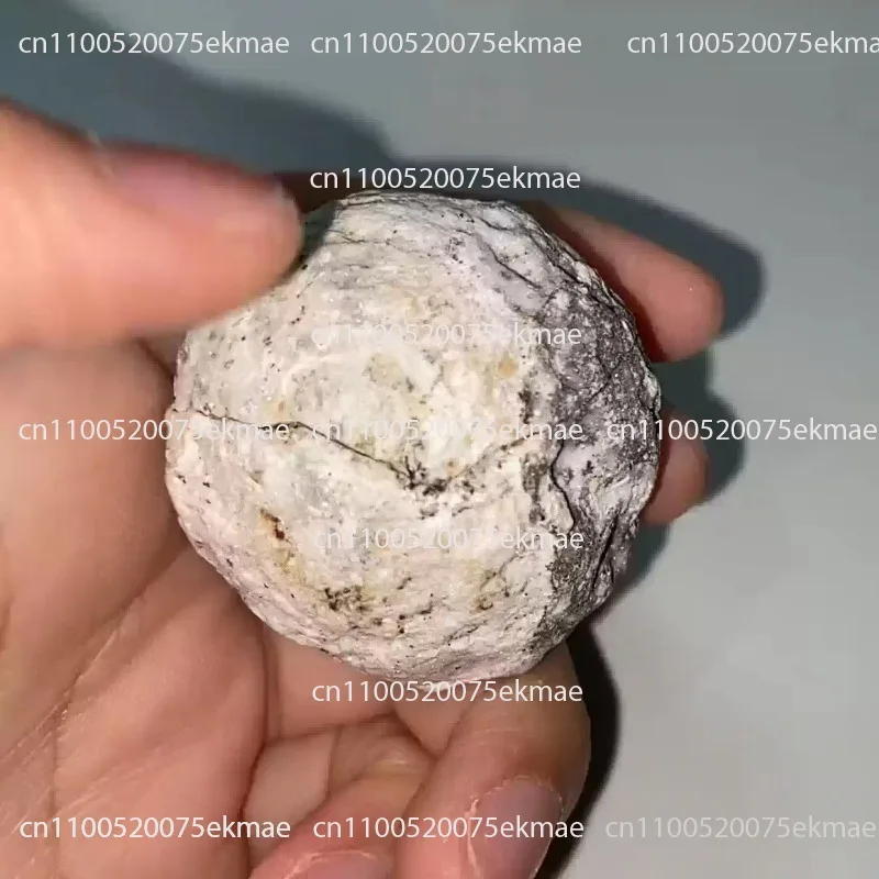 Crystal-cavity Ring Box with Mineral Crystal Ornament – A Gift for Your Girlfriend
