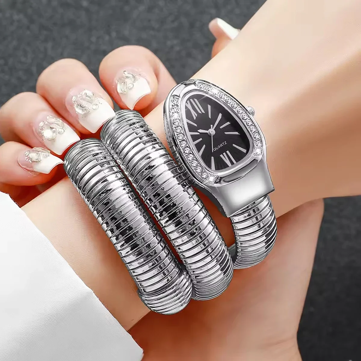 Orologio al quarzo di lusso da donna 1PC Orologio da polso da donna in oro di moda di alta qualità