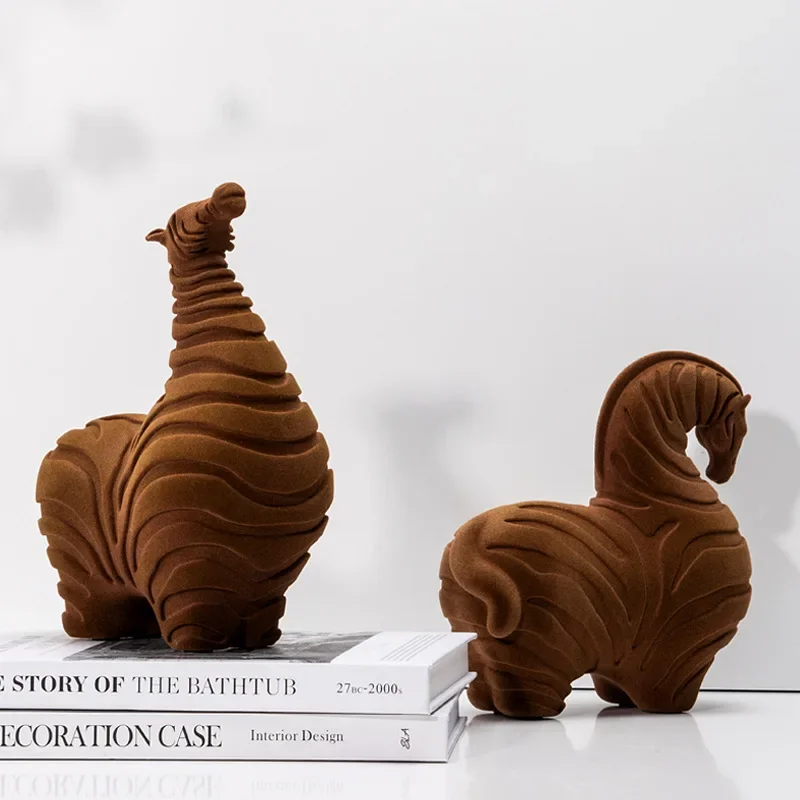 Home decoration cute flocking horse home jewelry ornaments, living room wine cabinet model room