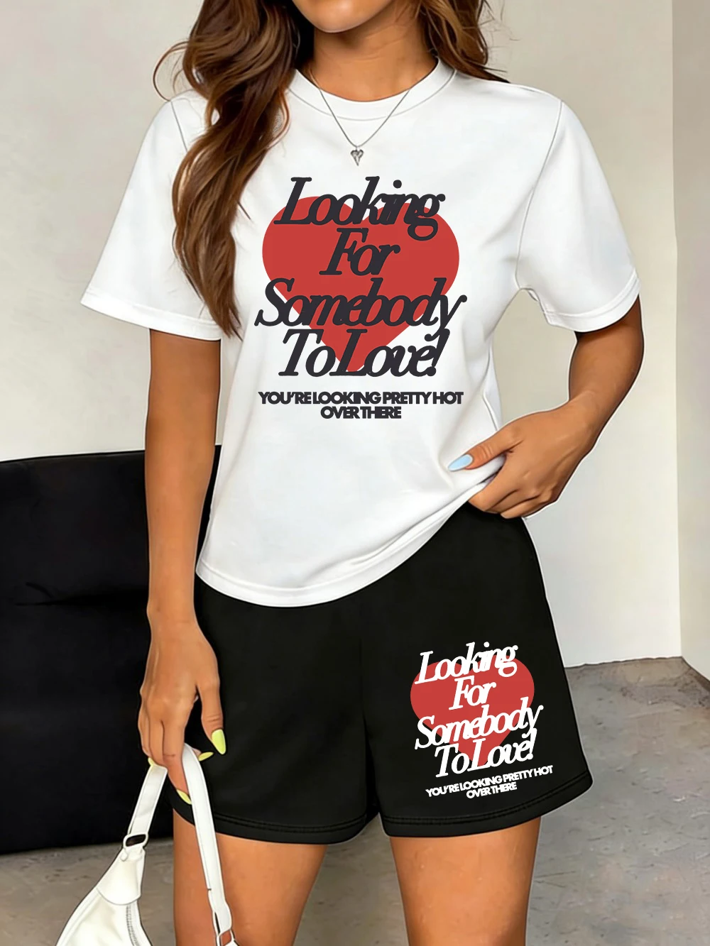 

Looking For Somebody To Love Prints T-Shirts Pants Womens Summer Two Pieces Set Tops Shorts Oversize Pocket High Waisted Clothes