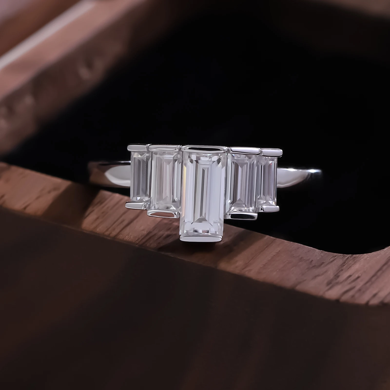 

Provence 18K/14K/10K White Gold 1ct DEF VVS Baguette Cut Moissanite Multi Stones Ring with GRA Certified Customized Gift