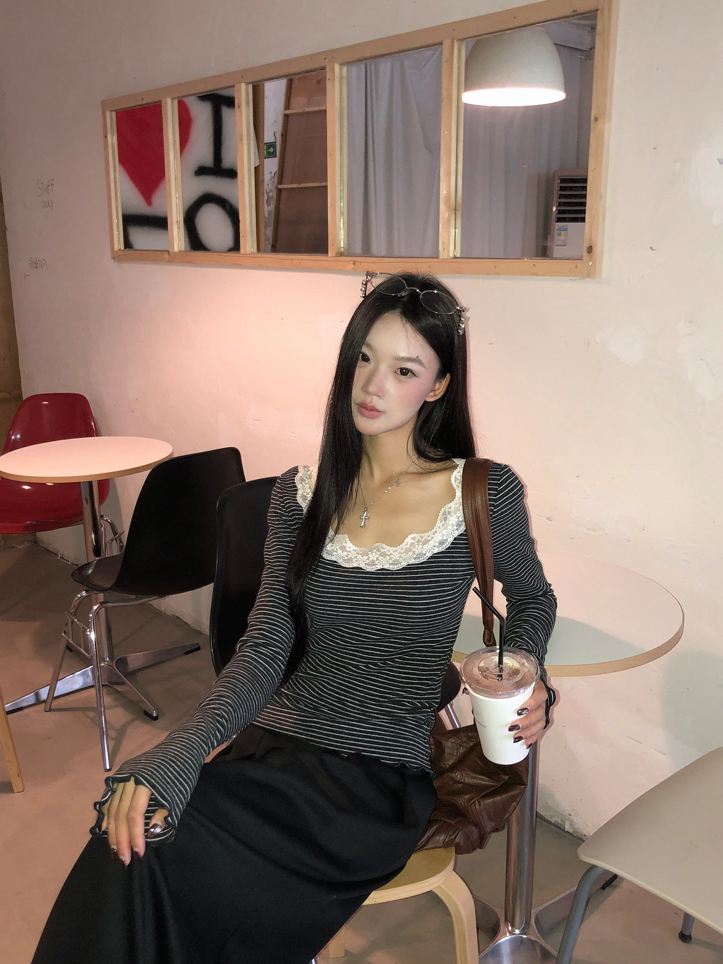 

Облегающая длинная футболка Sve, женская футболка в черную полоску с кружевной основой, дизайн Senation, ранняя осень, модный топ без рукавов для поездок на работу