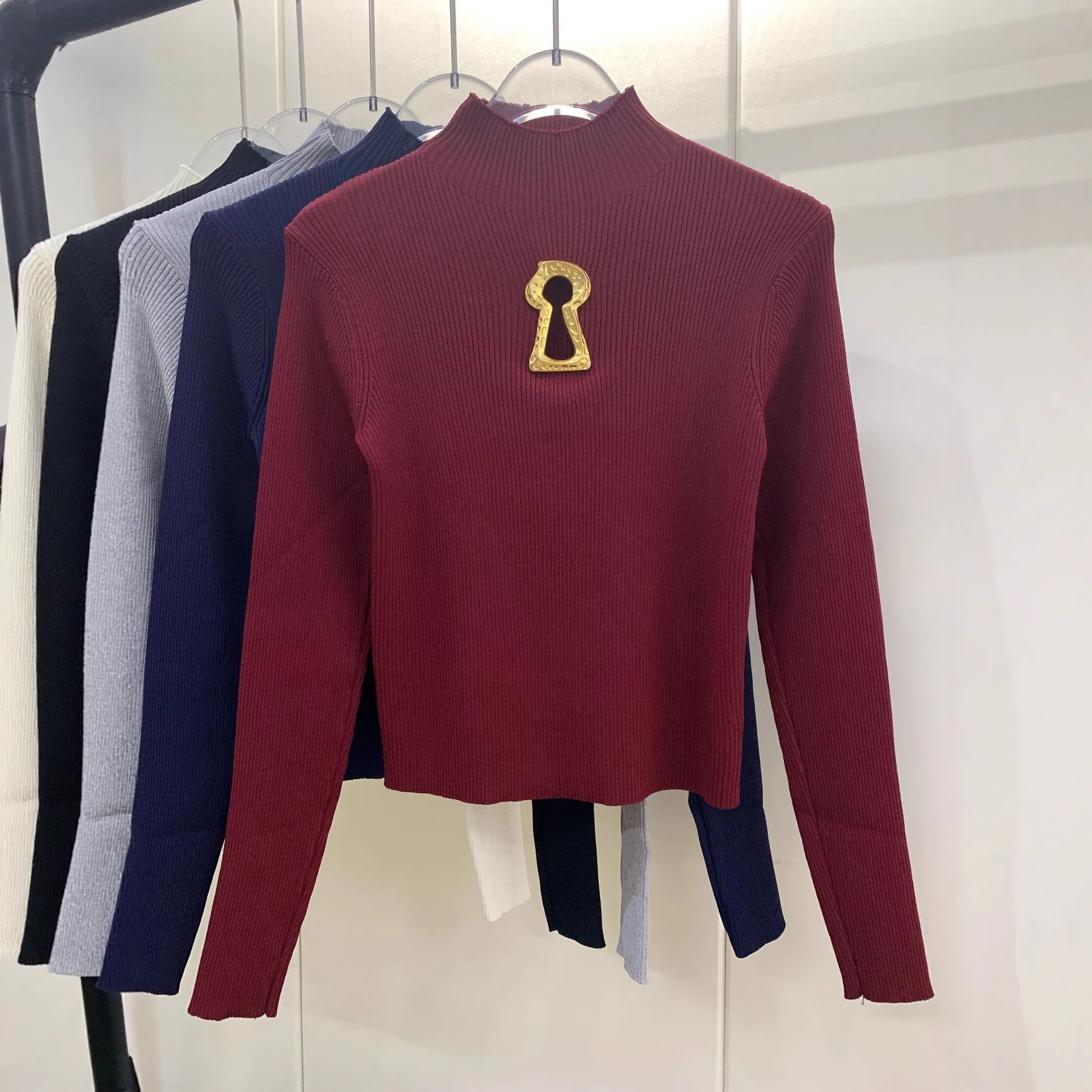 ハーフハイネックのセクシーな透かし編みニットセーター レディース 秋冬 暖かい 長袖 無地 スタンドカラートップ ニットジャンパー