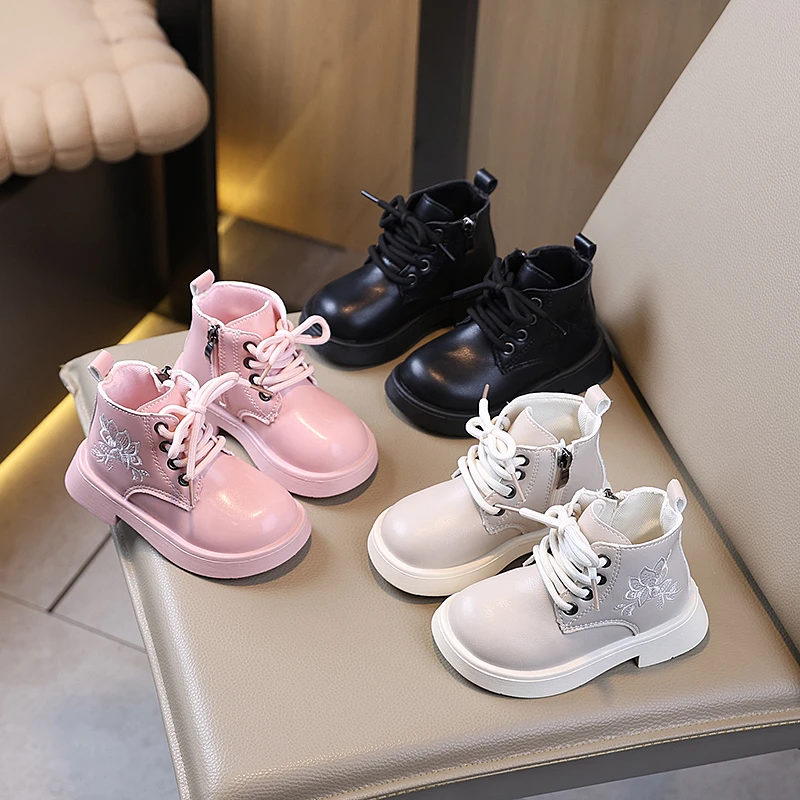 

Новинка весны и осени 2023 года, детские ботинки, кожаные ботильоны для маленьких мальчиков, нескользящие модные ботинки на мягкой подошве для маленьких девочек