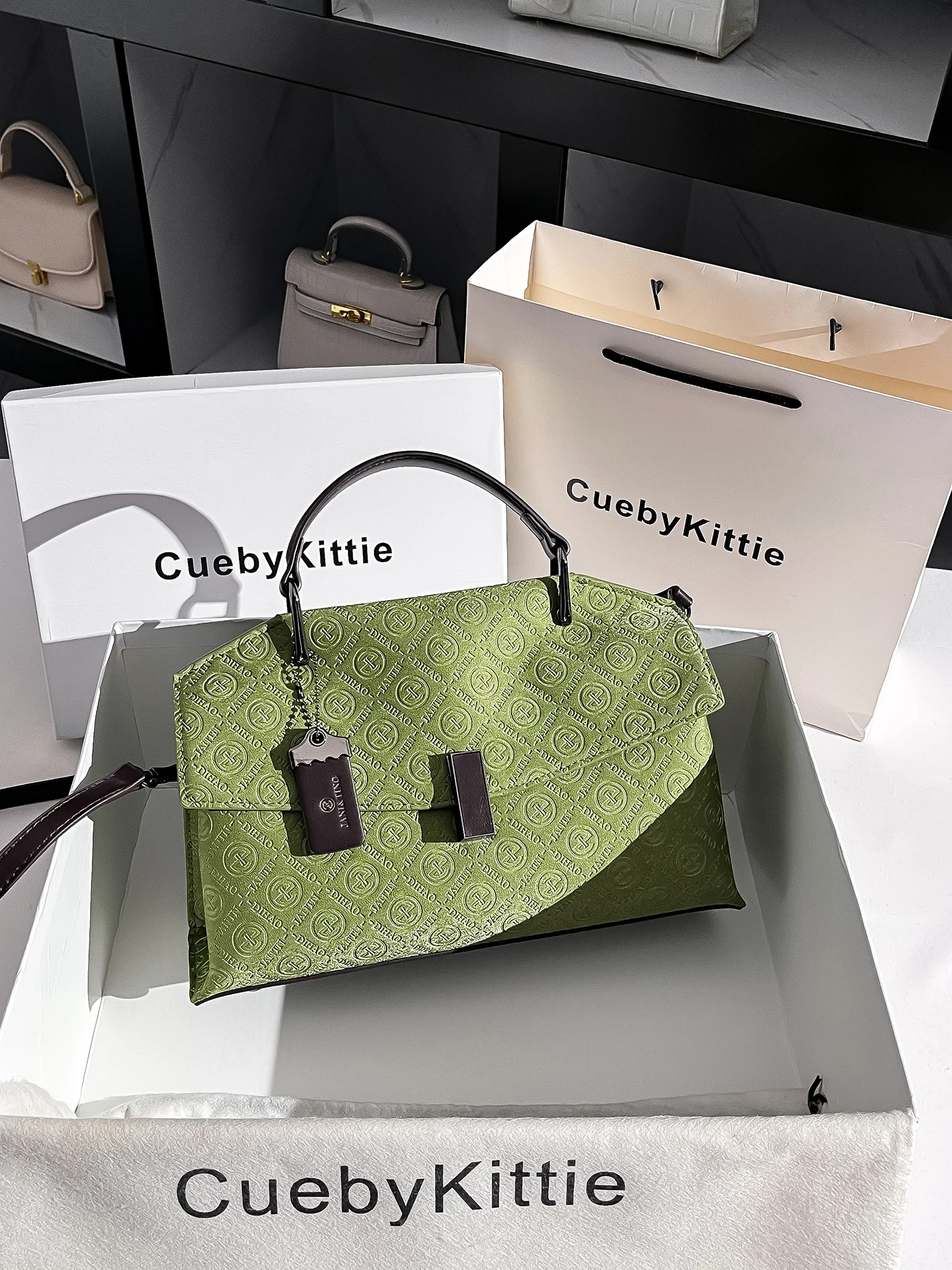 borsa-tote-da-donna-cueby-kittie-in-velluto-goffrato-2026-nuova-borsa-a-tracolla-singola-piccola-quadrata-per-pendolarismo-e-tempo-libero