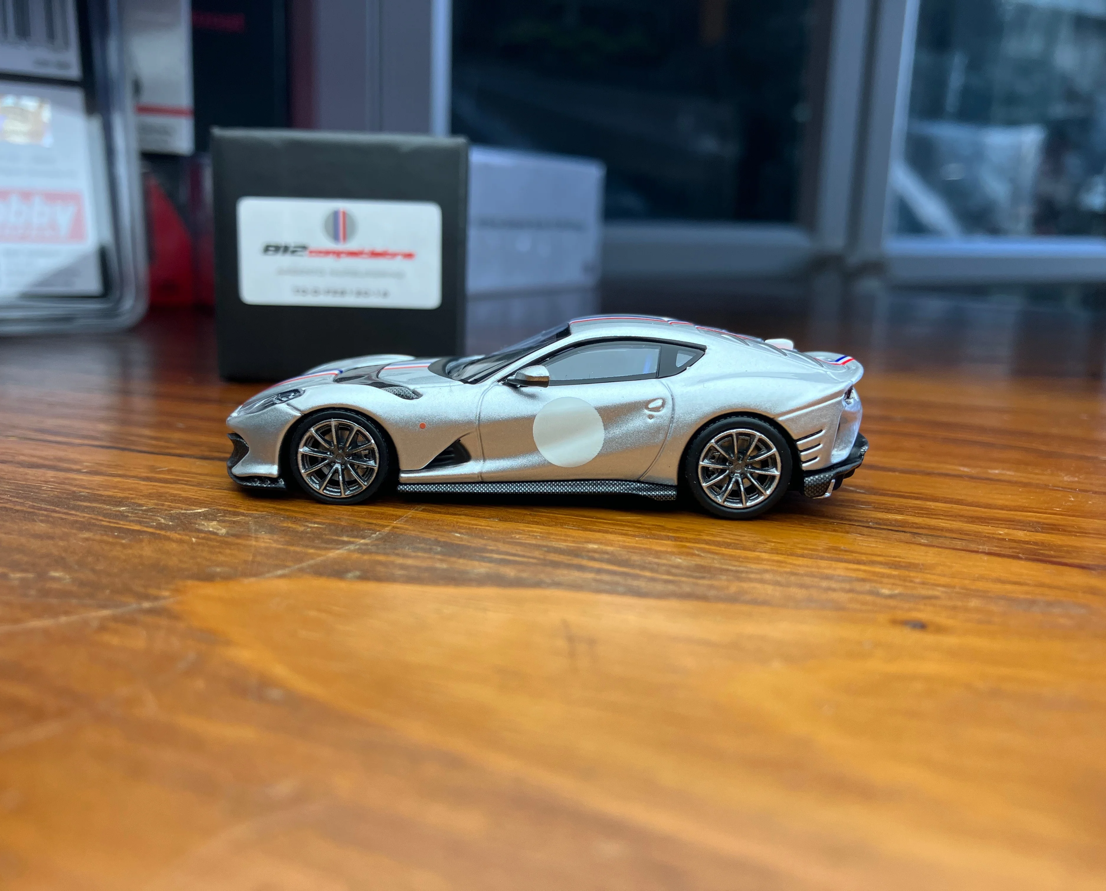 

TOC 1:64 Silver Stripe 812C Coupe Racing Sports Model Diecast Display Car