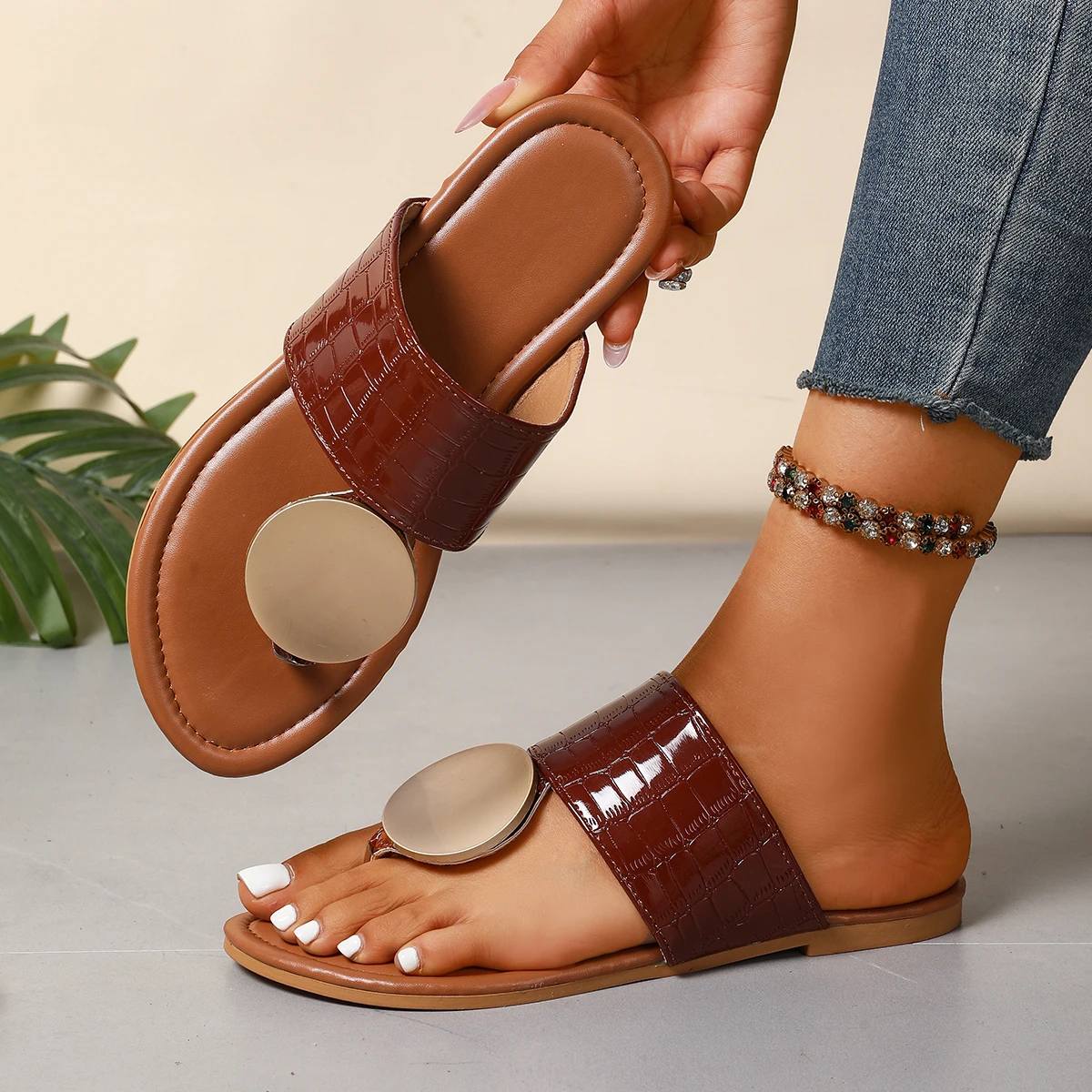 

Women Slippers Fashion Minimalist Shoes for Women Summer Outdoor Flat Sandals 2026 New Beach Flip Flops Lightweight Slides Women