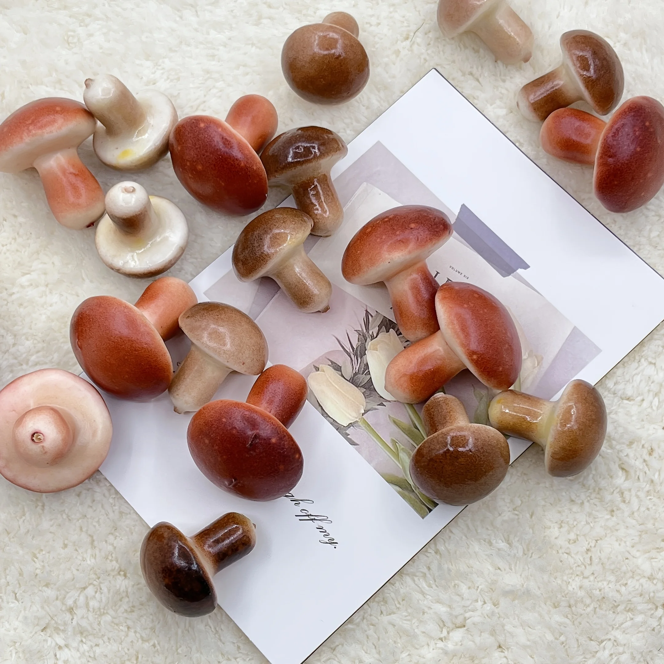 6/10 Stück Mini Kunststoff-Schaumstoff Künstliche Pflanzen, Gras, Pilze, Mini-Kleinpilze für DIY-Requisiten/Heimdekoration/Fotoshooting-Requisiten – Detail 5