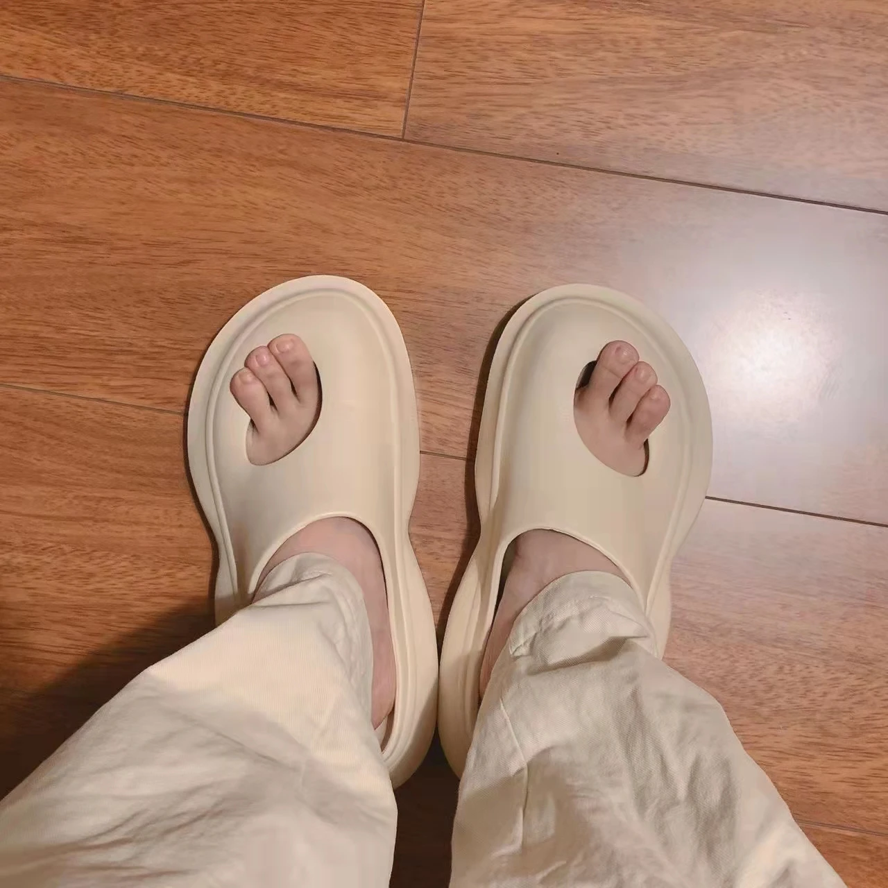 

Dongdong Shoes ins Fashion Net Red Slippers Female Summer Outdoor Coconut Shoes Couple Baotou Indoor Thick Sole Half Slippers