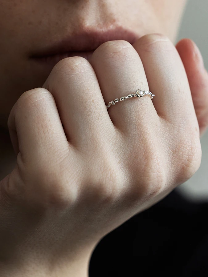 

Handmade HDES Original Design Pure Silver Pearl Texture Ring for Women Elegant Luxury Silver Jewelry Fine Ring