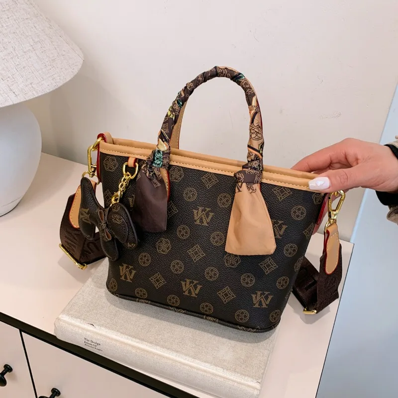 

Minimalist Luxury Diaper Bags For Women Elegant Leather Tote Bag Classic Vintage Large Capacity Designer Fashionable