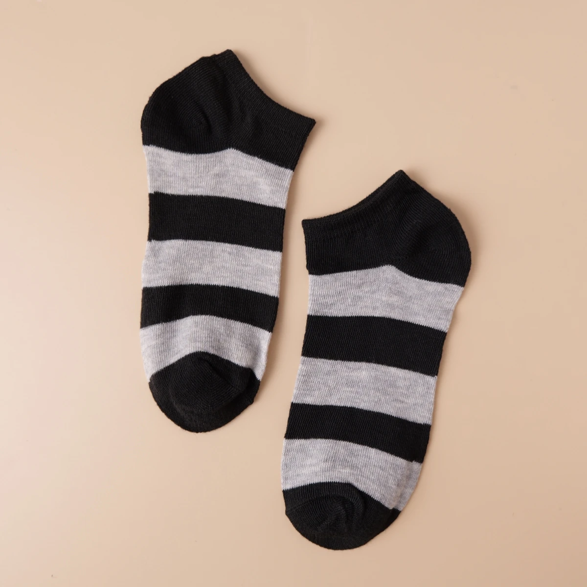 20 par skarpetek unisex – czarno-szare paski, wygodne, oddychające, odprowadzające wilgoć