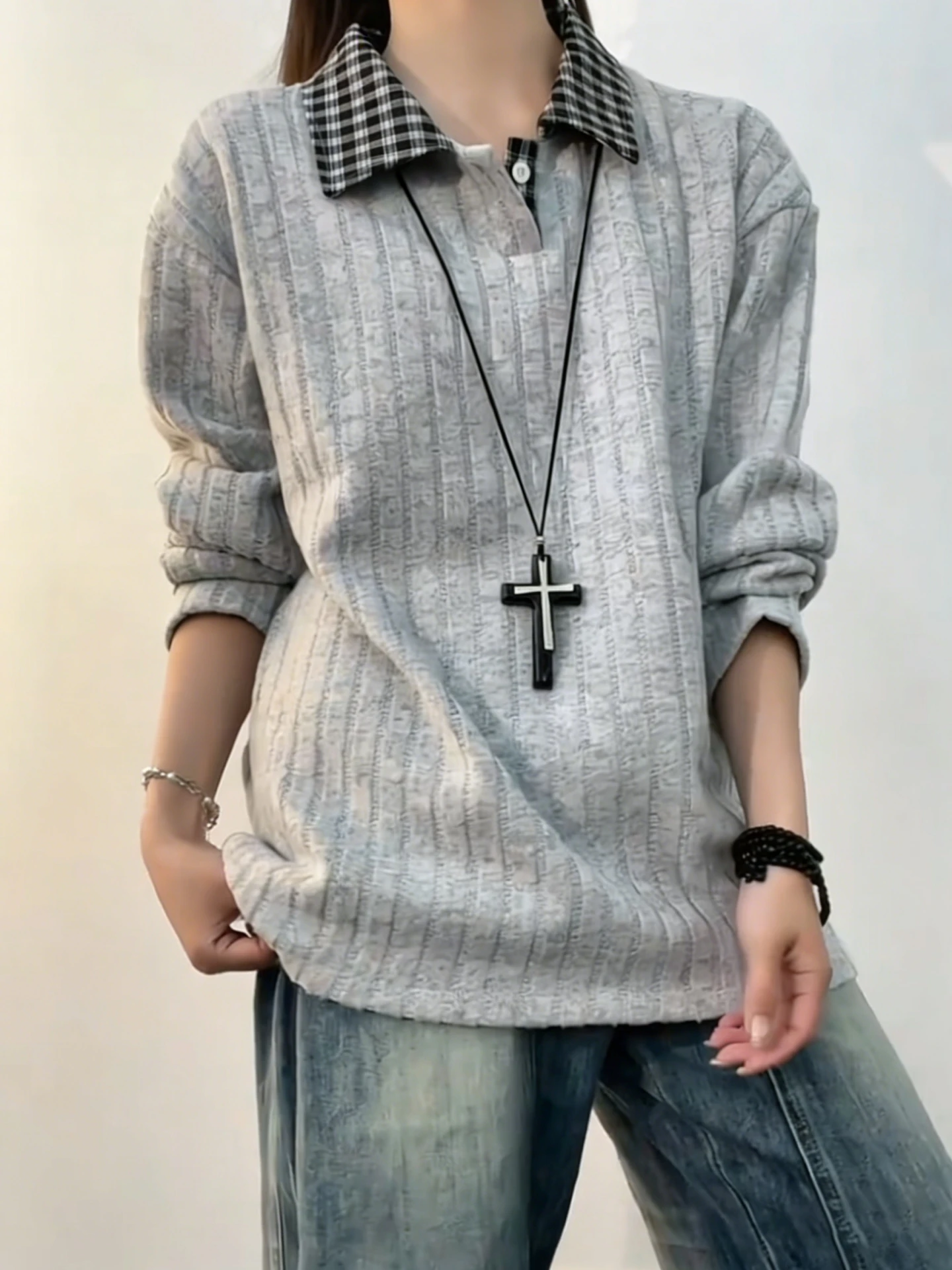 

Американская текстура, клетчатый воротник, трикотажный свитшот на подкладке, мужской осенне-зимний тонкий ложный двухсекционный свитер для колледжа, стринги...