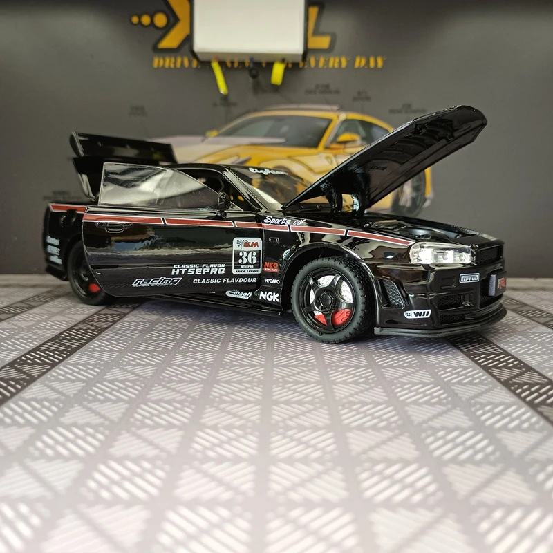 

1:24 simulation Nissan GTR-R34 alloy car model doors and the front hood and trunk door can also be opened rich details