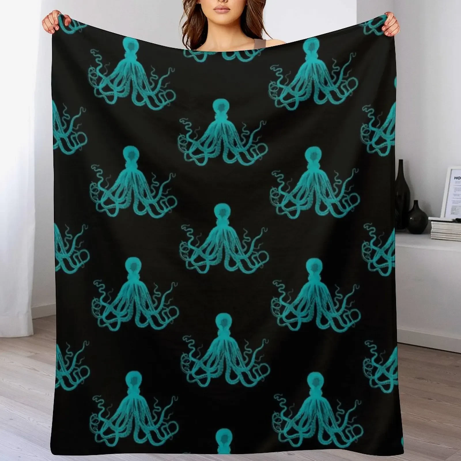 

Giant Octopus Graphic Throw Blanket Anti Shedding Soft Fuzzy Blanket for Home