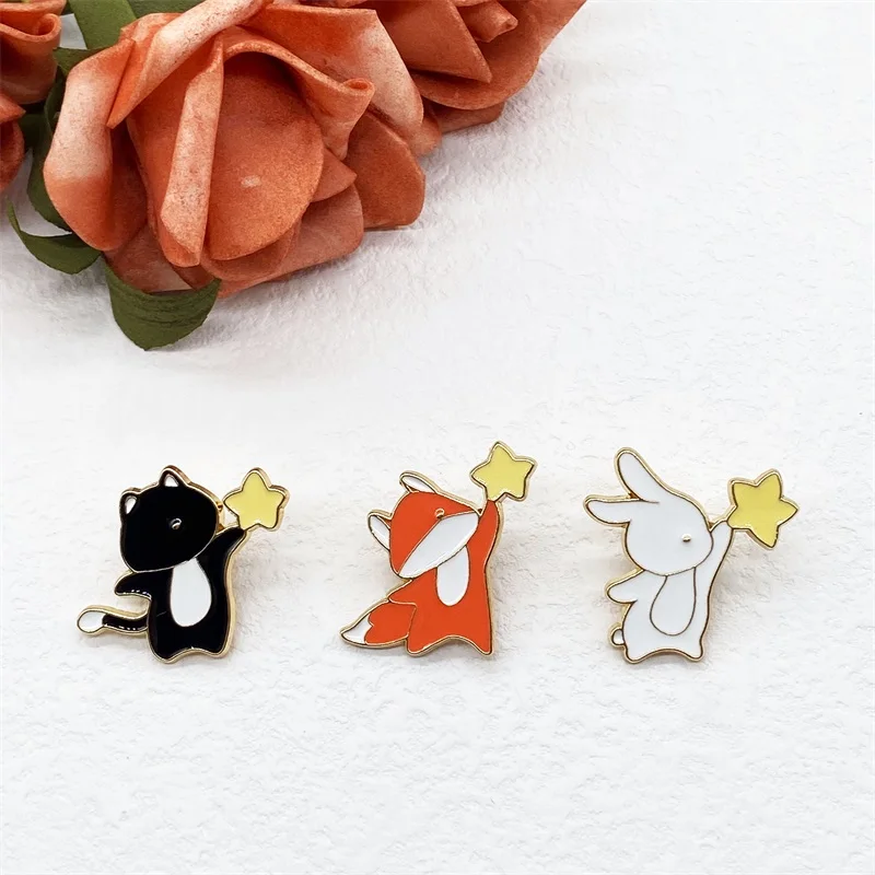 Creative Hand Picking Stars Alloy Enamel Brooch Cartoon Cute Little Fox Rabbit Holding Star Badge Bag Clothing Pin Jewelry Gift