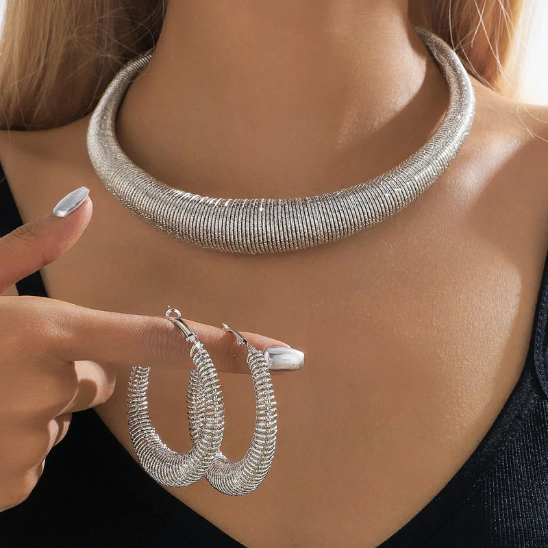 

European and American Fashion Exaggerated Geometric Irregular Set Spring Earrings Personality Niche Versatile High-end Short Nec