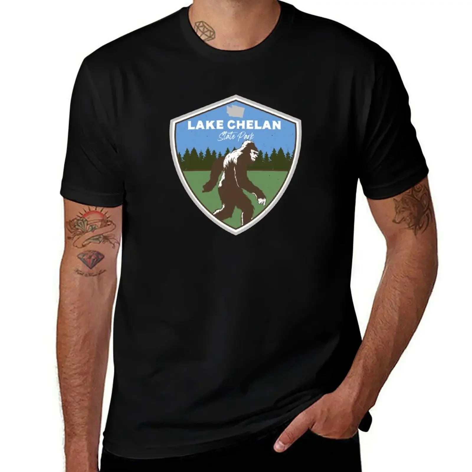 Lake Chelan State Park Washington WA Bigfoot Sightings Badge T-Shirt Clothing plus sizes men t shirts high quality