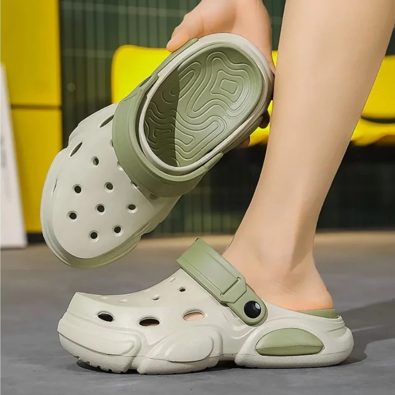 2026 Summer Men New Slippers Outdoor Beach Comfortable EVA Soft Sole Height Increasing Casual Clogs Men Indoor Home Slippers