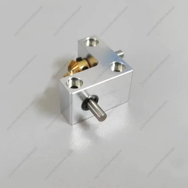 In Stock 90° Bevel Gearbox, 1:1 Ratio Right Angle Reverser with 4mm Output Shaft Diameter