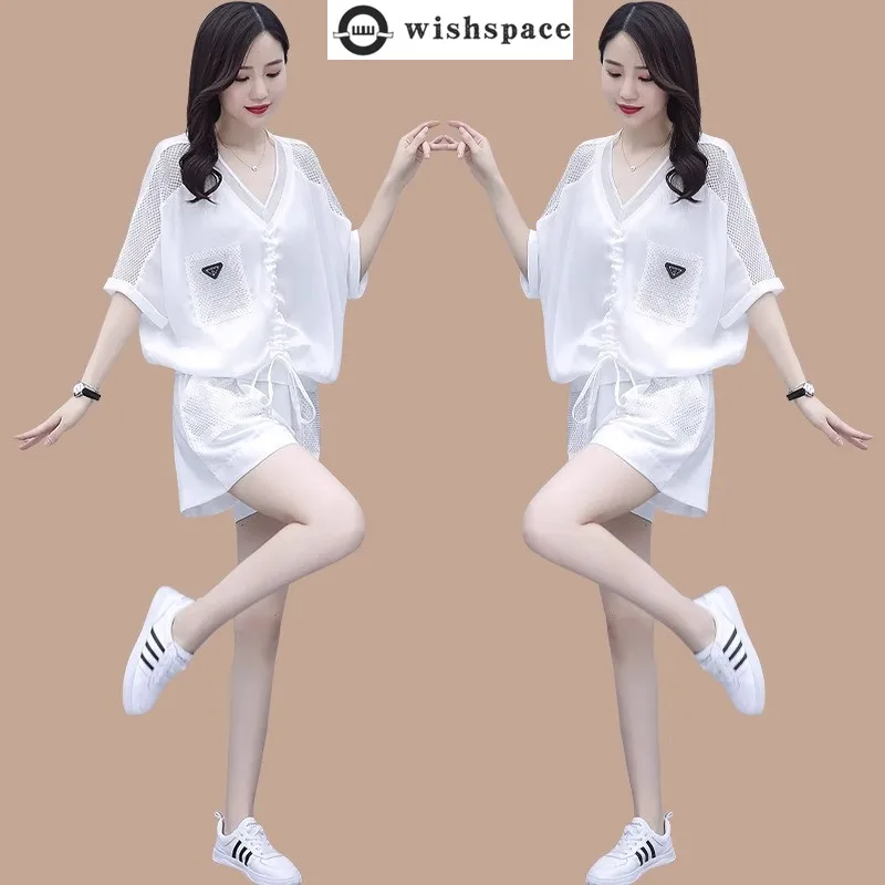 

V-neck Women's Set for Spring and Summer Fashion Bat Sleeves Slim Fit Loose Shorts Casual Two-piece Set