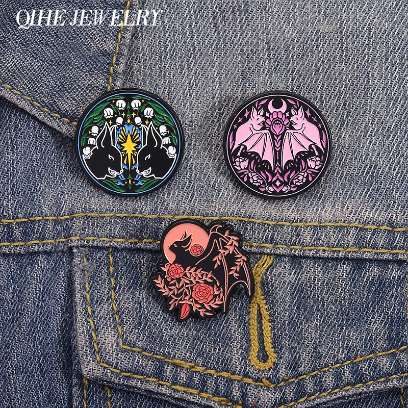 Horror Teufel Fledermaus & Blume Brosche Emaille Pins Halloween Punk Broschen Rucksack Revers Abzeichen Zubehör Schmuck Geschenke für Freunde