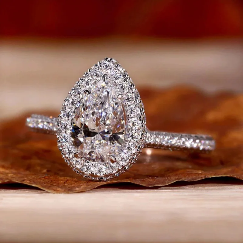 Huitan Damenring mit einfachem, vielseitigem Design für Hochzeit, charmantes Damen-Party-Accessoire mit glänzendem CZ, eleganter Verlobungsschmuck – Detail 12