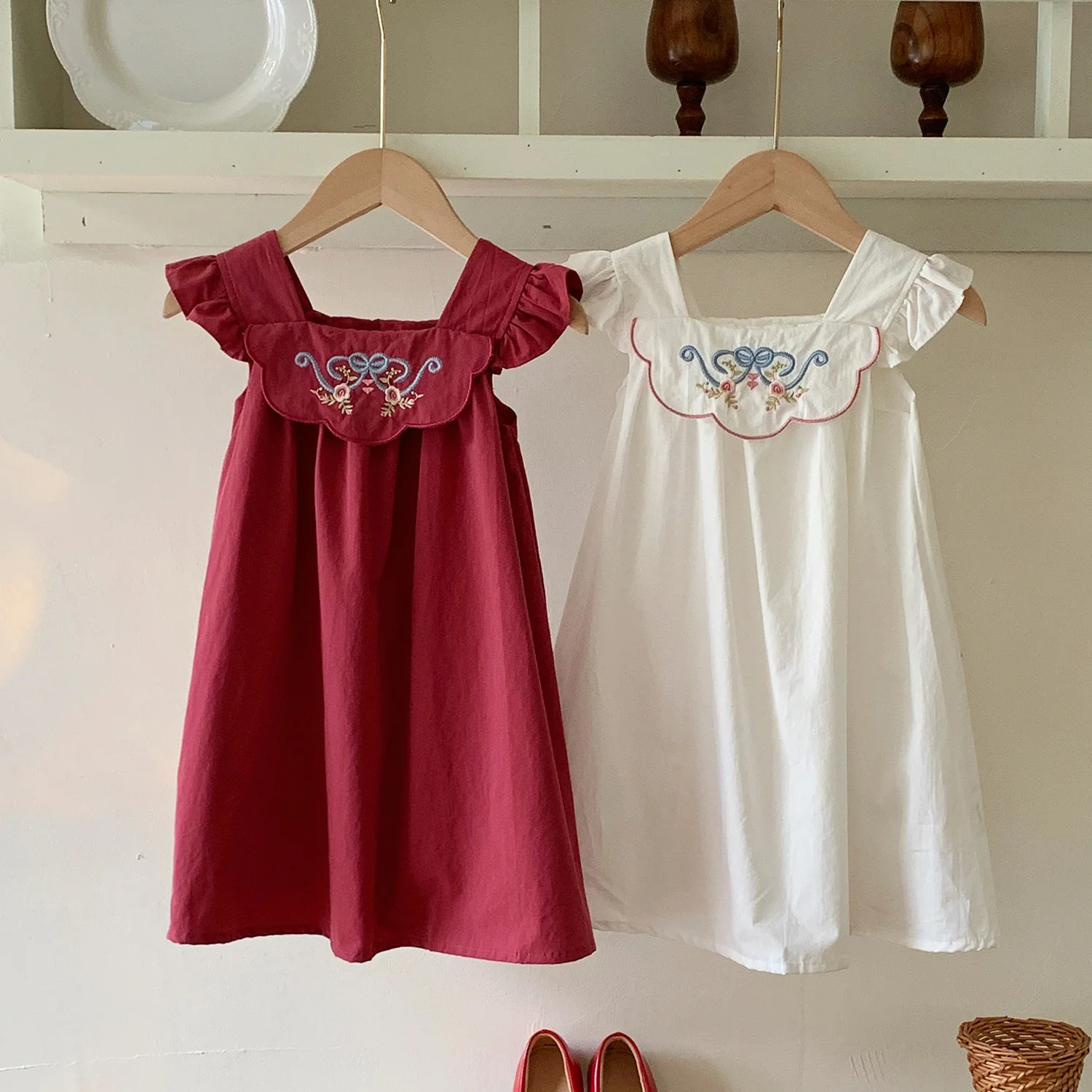 ​2025 Summer Girls' Dress - French Garden Embroidered Collar Cap Puff Sleeves Playtime Smocked Sundress Picnic Ready 2-6Y