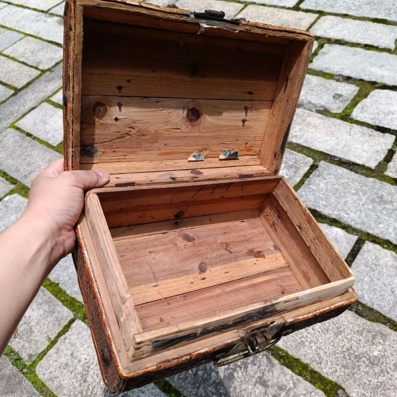 Mini version of rattan suitcase, Shanghai style